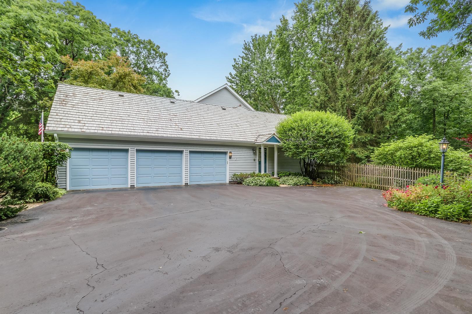 1490 S Ridge Road, Lake Forest, IL 60045