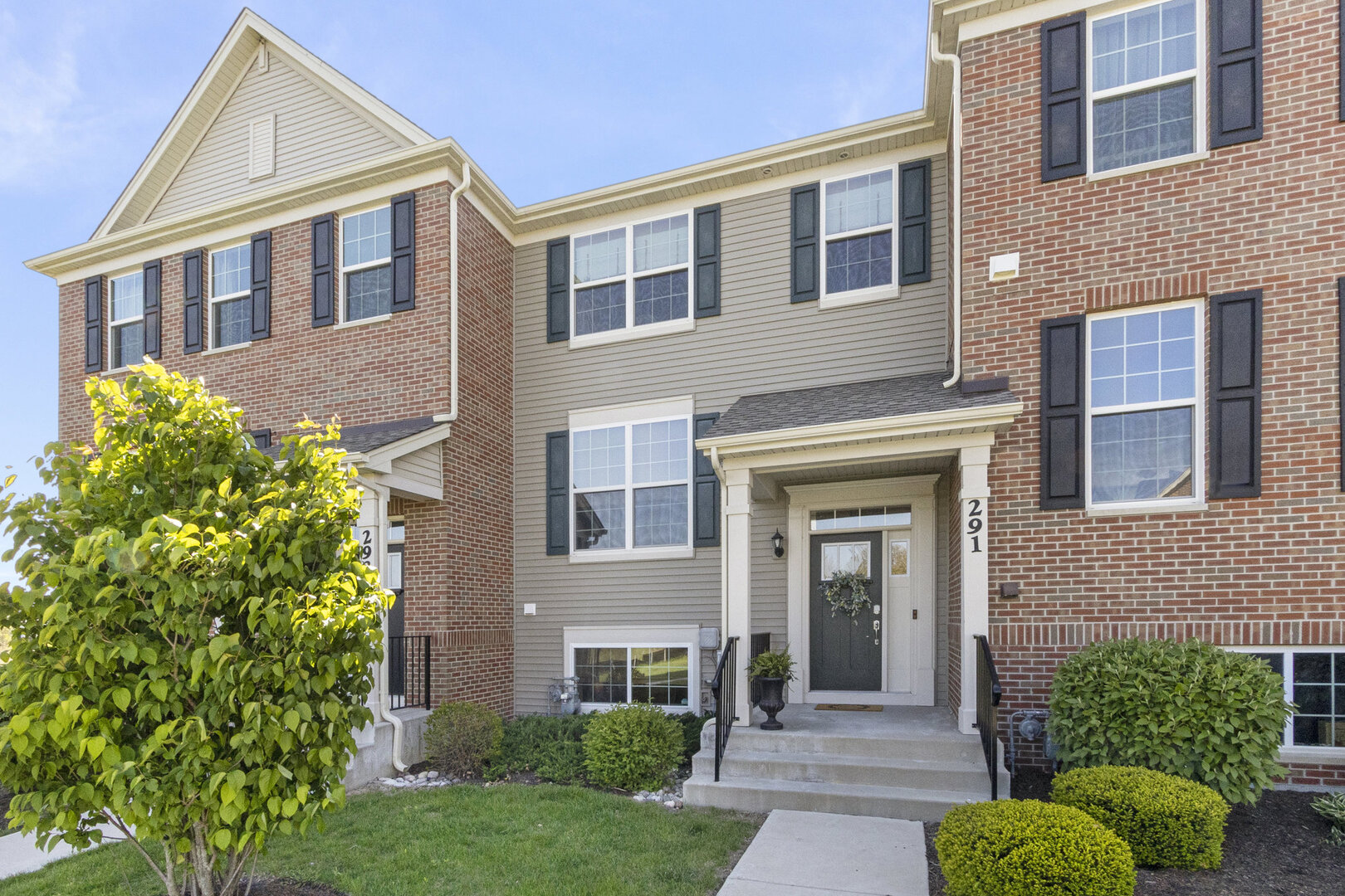 291 Lakeshore Drive, Oswego, IL 60543