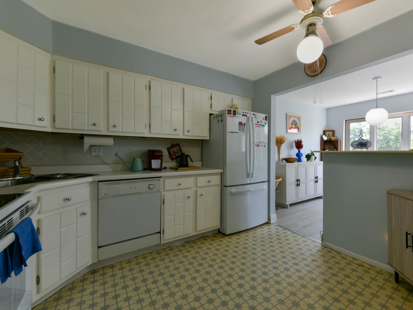 9395 Landings Lane #406, Des Plaines, IL 60016