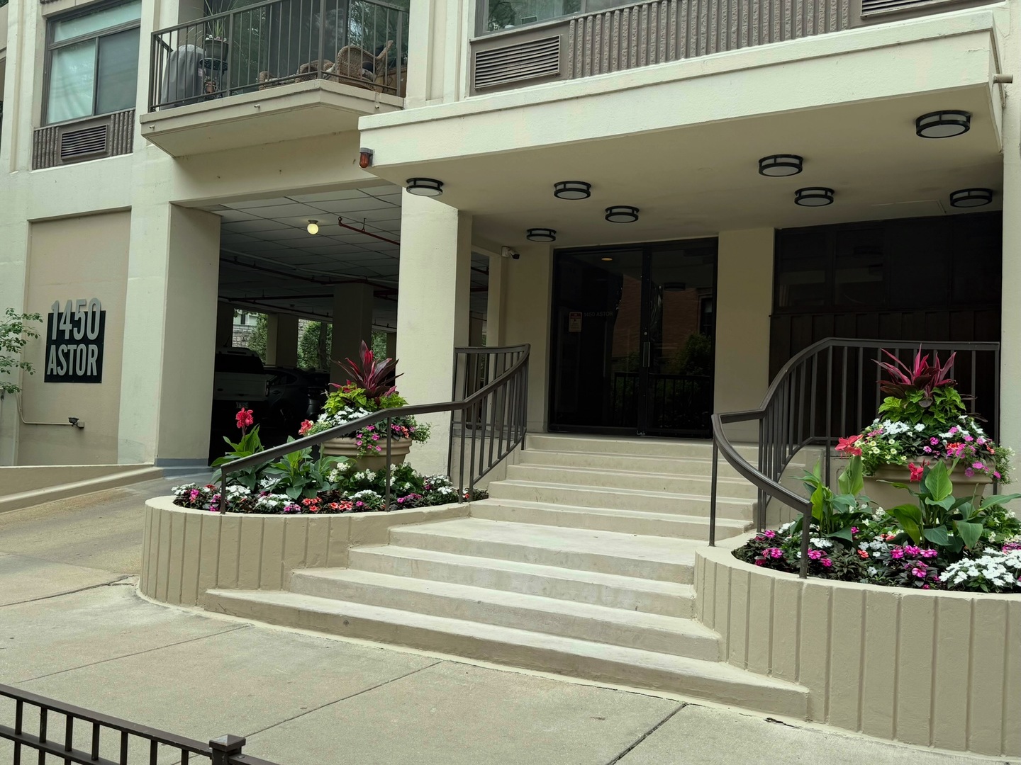 1450 N Astor Street #5C, Chicago, IL 60610
