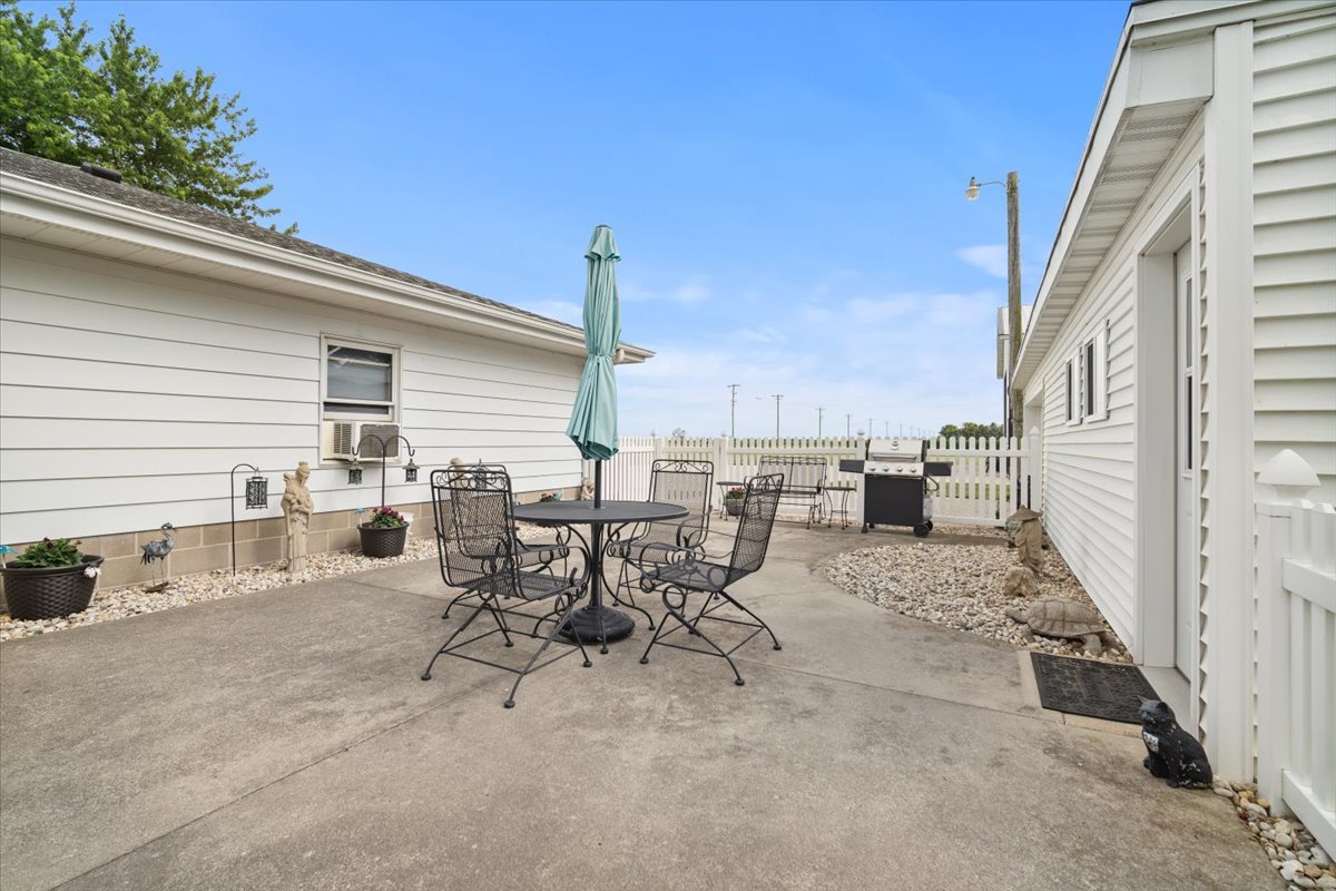 13079 N 1800 East Road, Pontiac, IL 61764