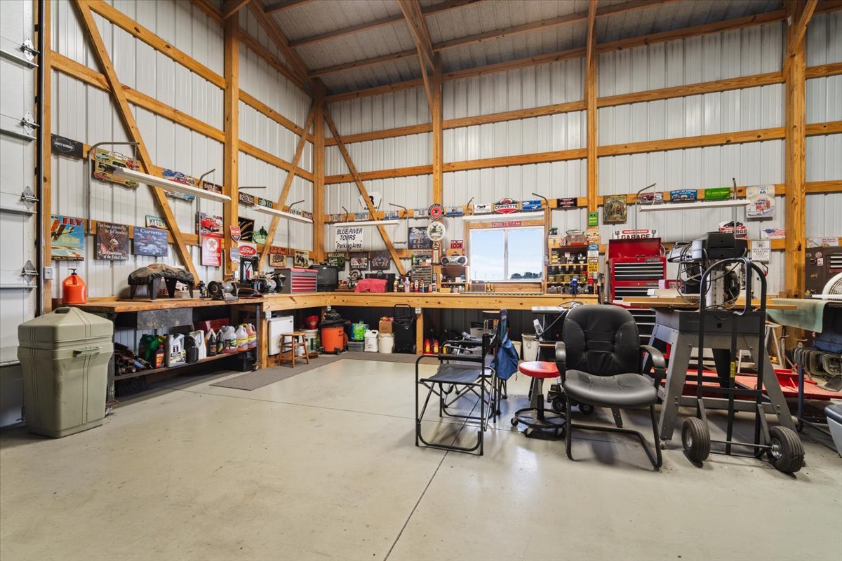 13079 N 1800 East Road, Pontiac, IL 61764