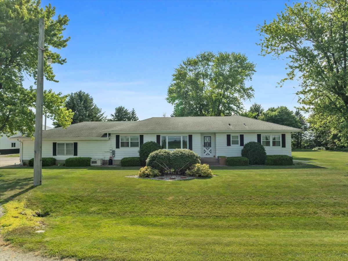 13079 N 1800 East Road, Pontiac, IL 61764