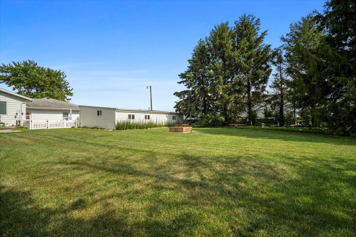 13079 N 1800 East Road, Pontiac, IL 61764