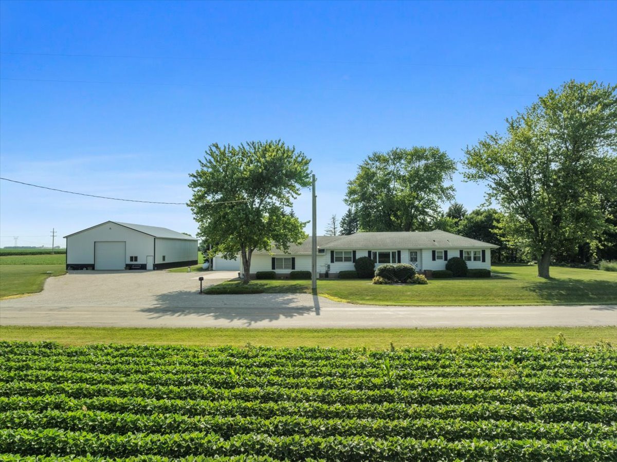 13079 N 1800 East Road, Pontiac, IL 61764