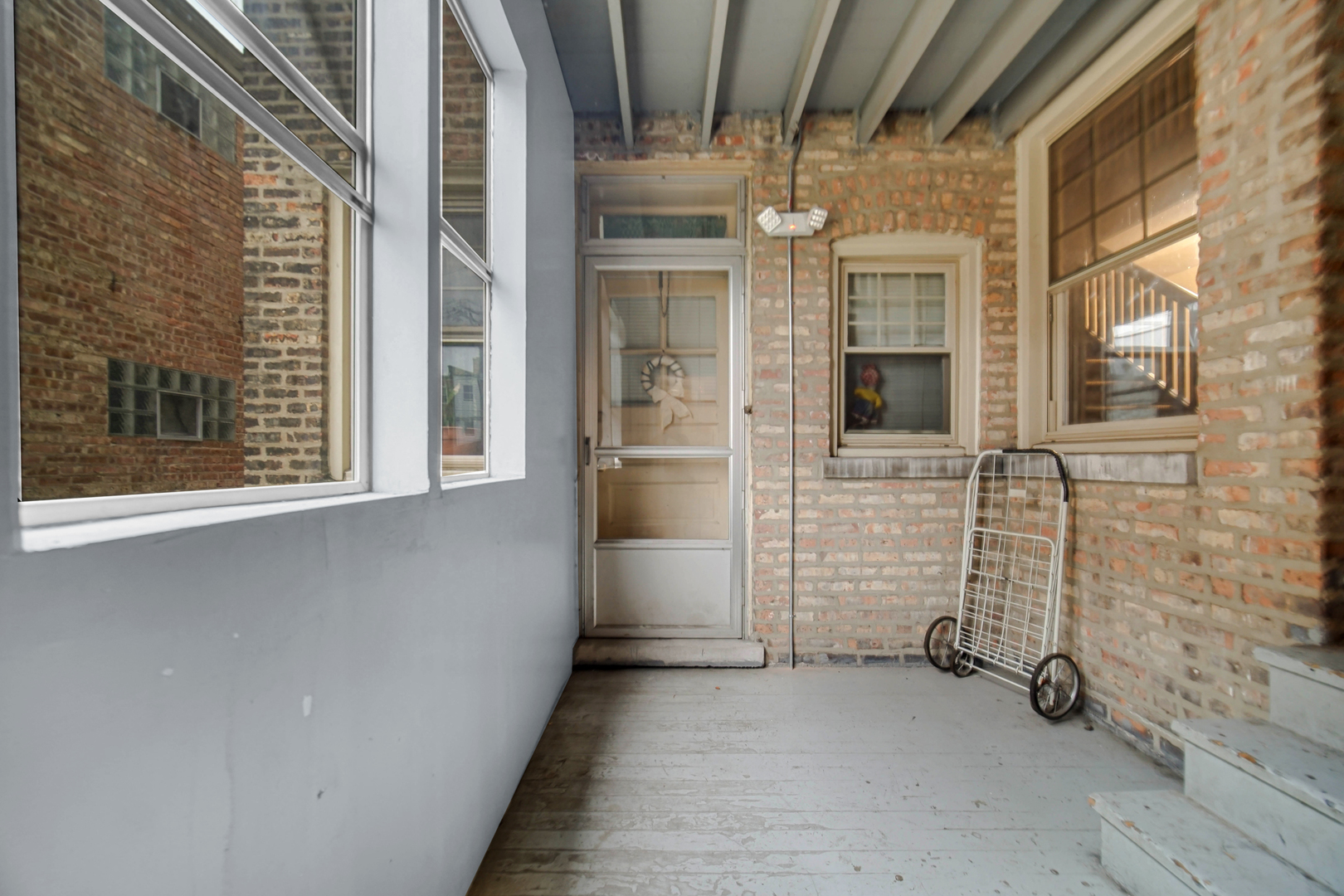 4834 W HENDERSON Street #1B, Chicago, IL 60641