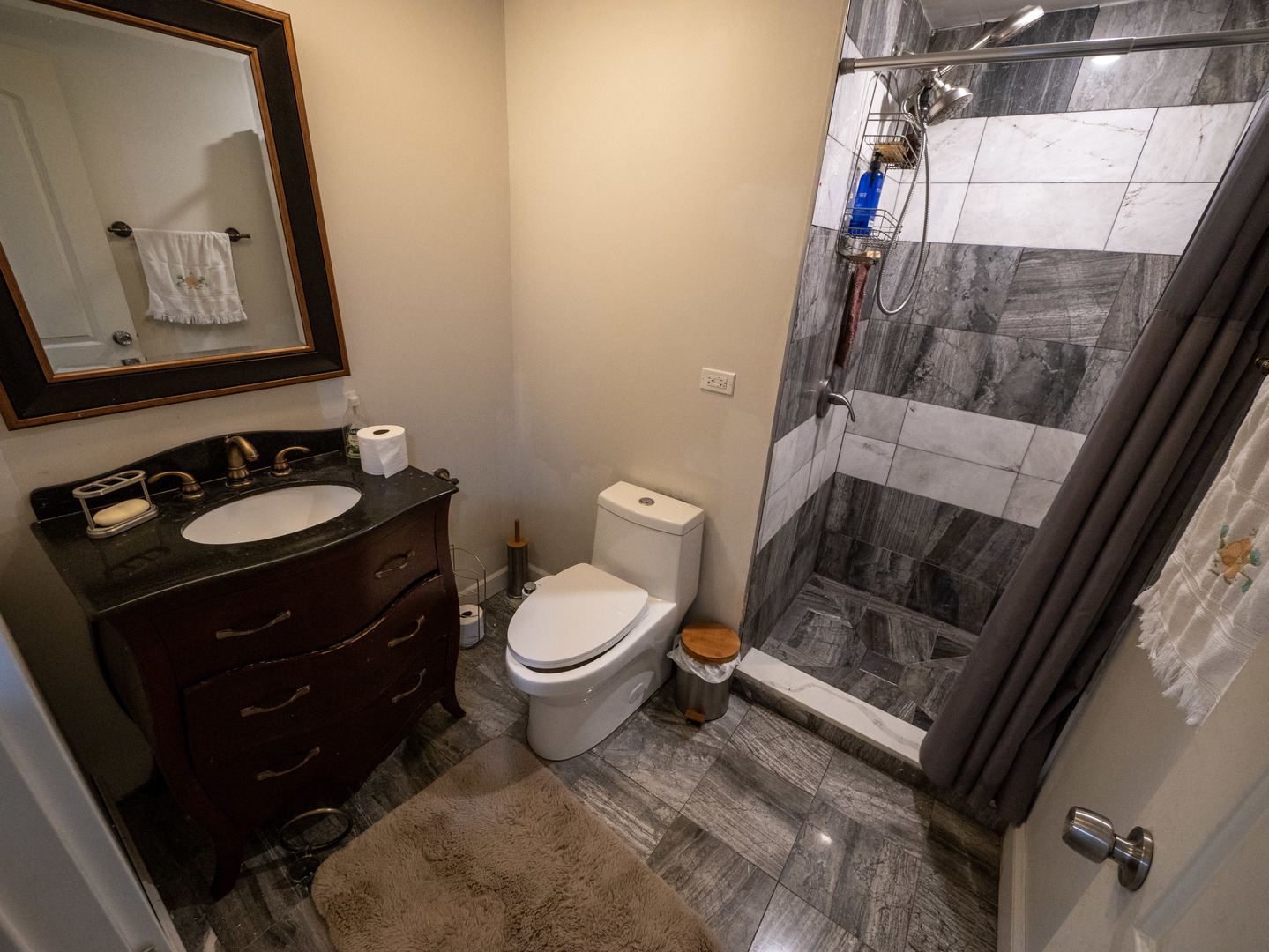 1505 Della Drive, Hoffman Estates, IL 60169