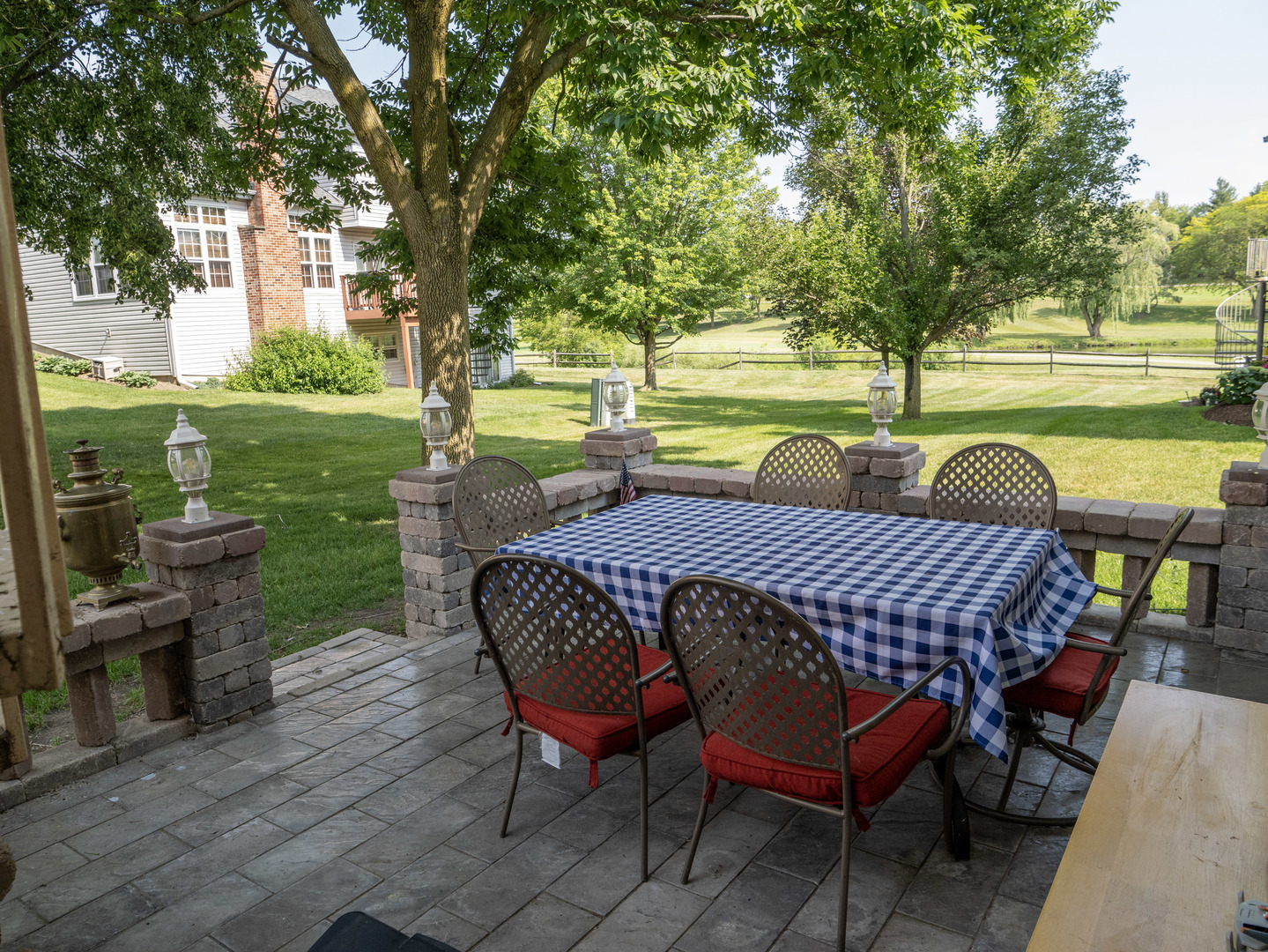 1505 Della Drive, Hoffman Estates, IL 60169