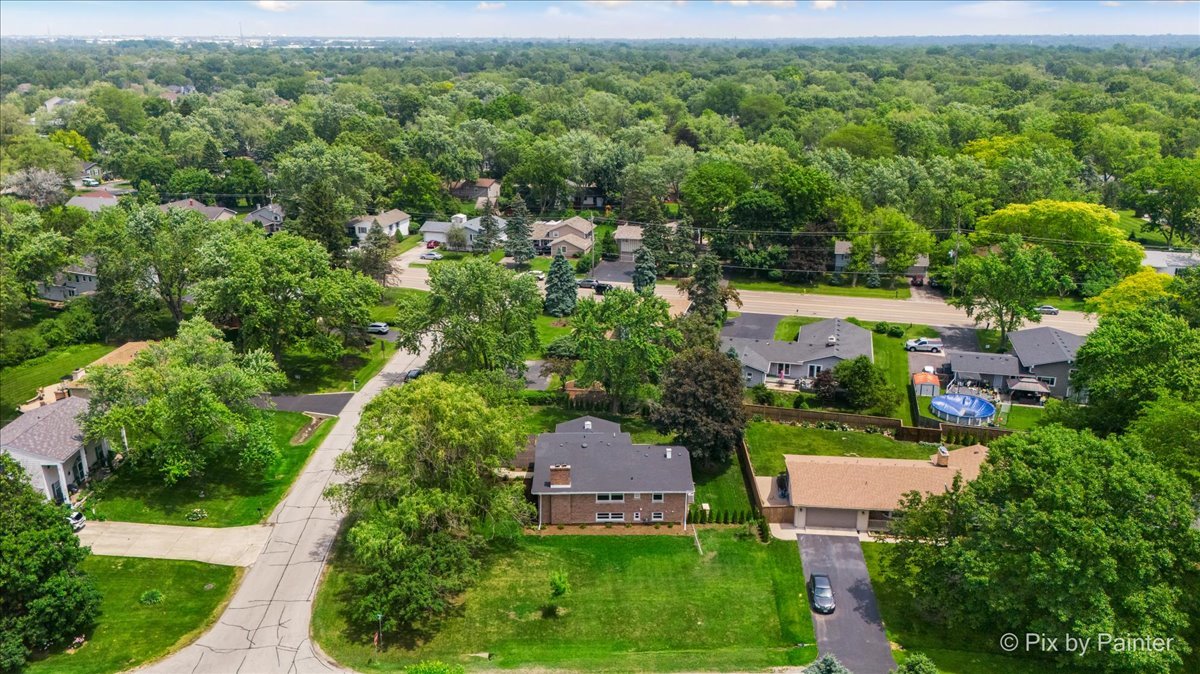 27W075 Fleming Drive, Winfield, IL 60190