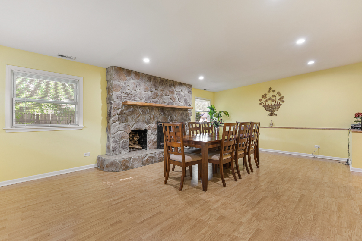 398 Clearmont Drive, Elk Grove Village, IL 60007