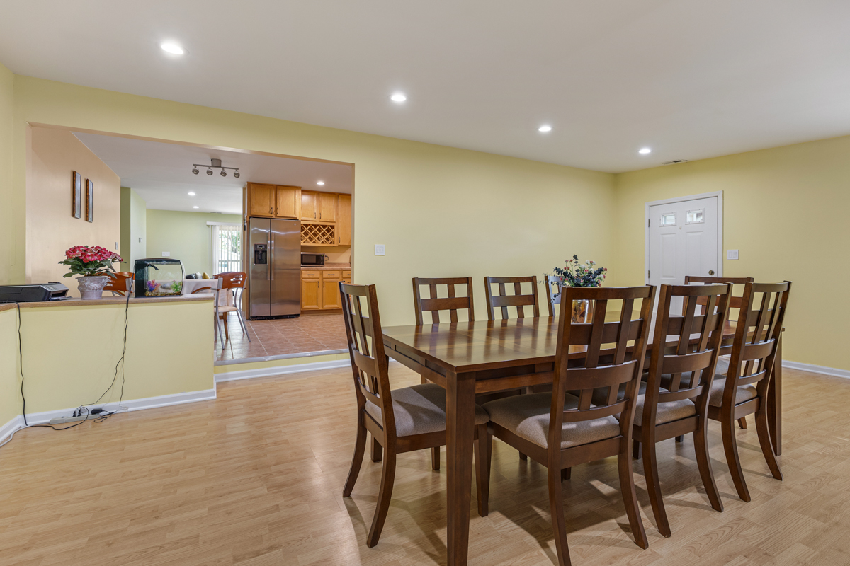 398 Clearmont Drive, Elk Grove Village, IL 60007