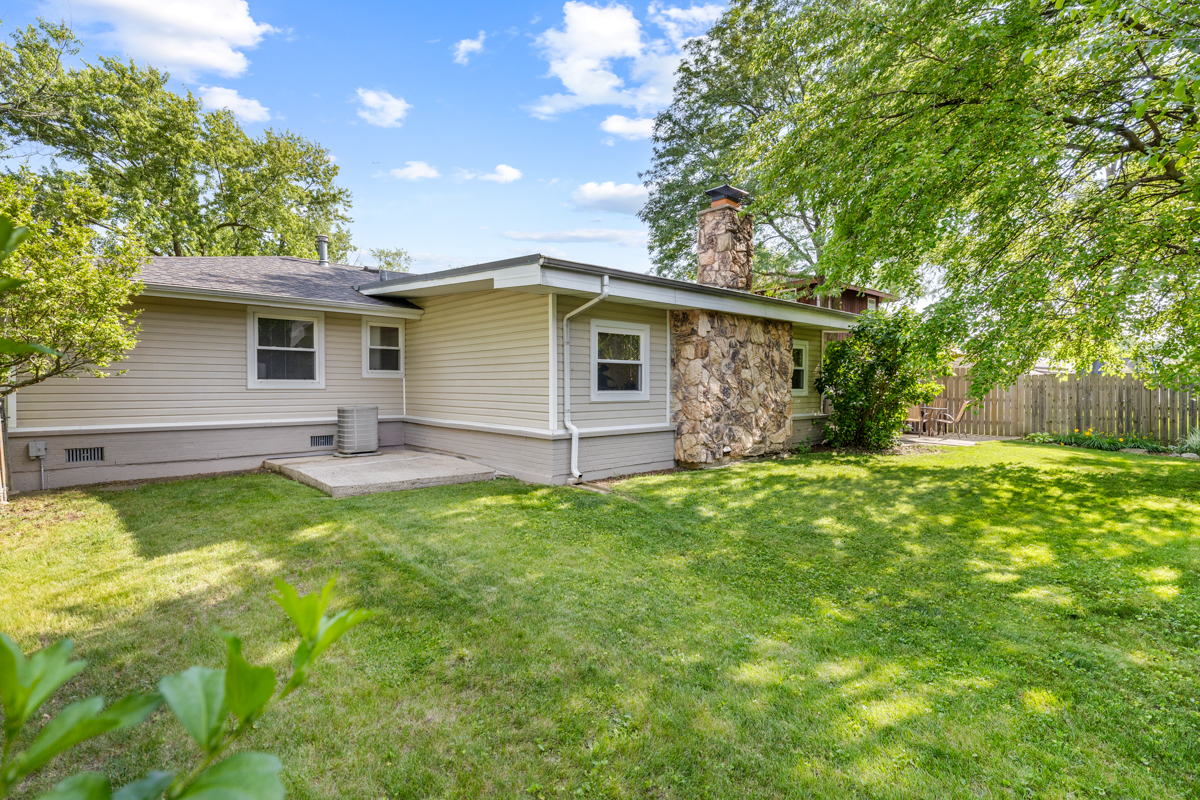 398 Clearmont Drive, Elk Grove Village, IL 60007