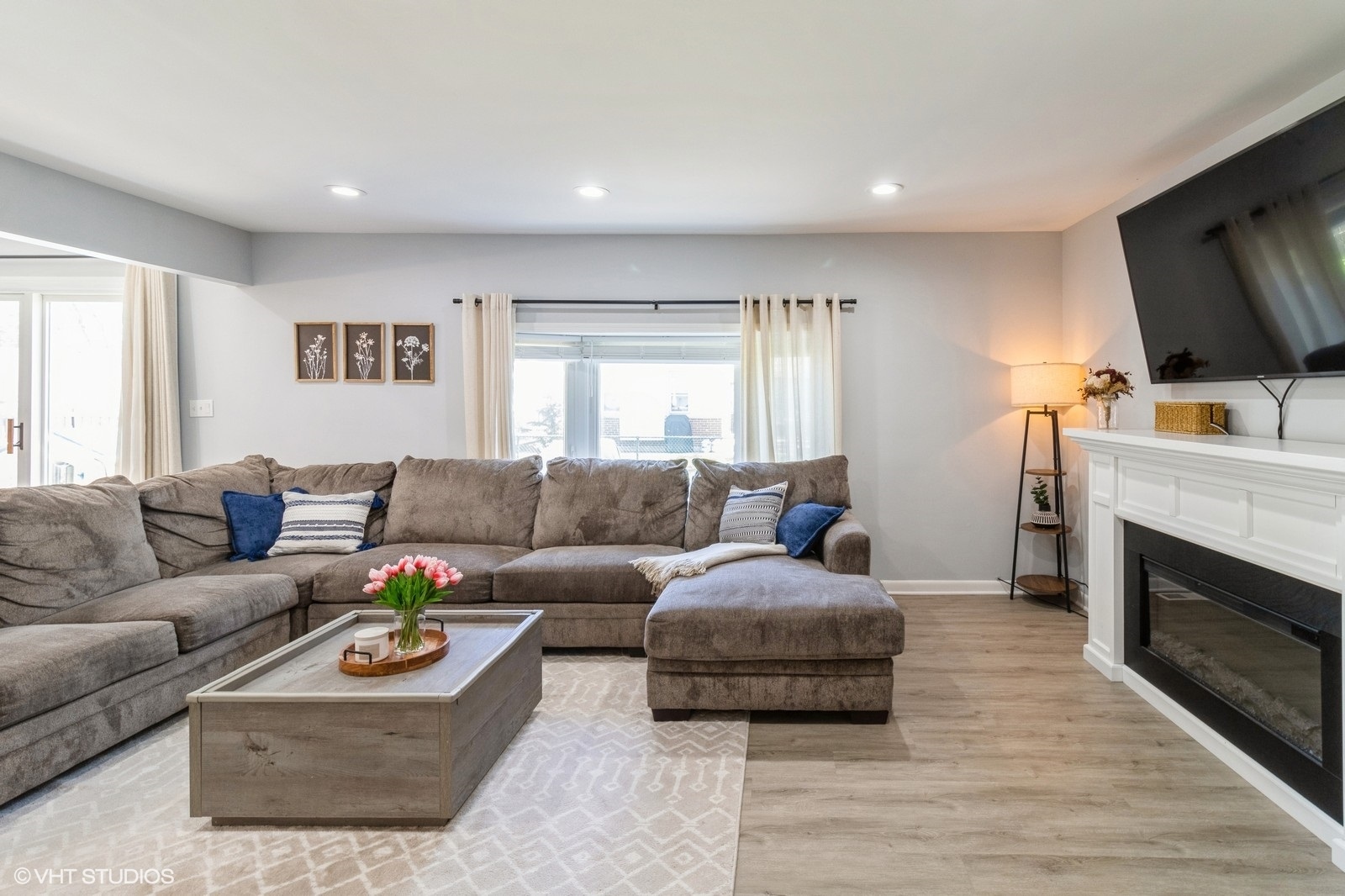 541 Sycamore Drive, Elk Grove Village, IL 60007