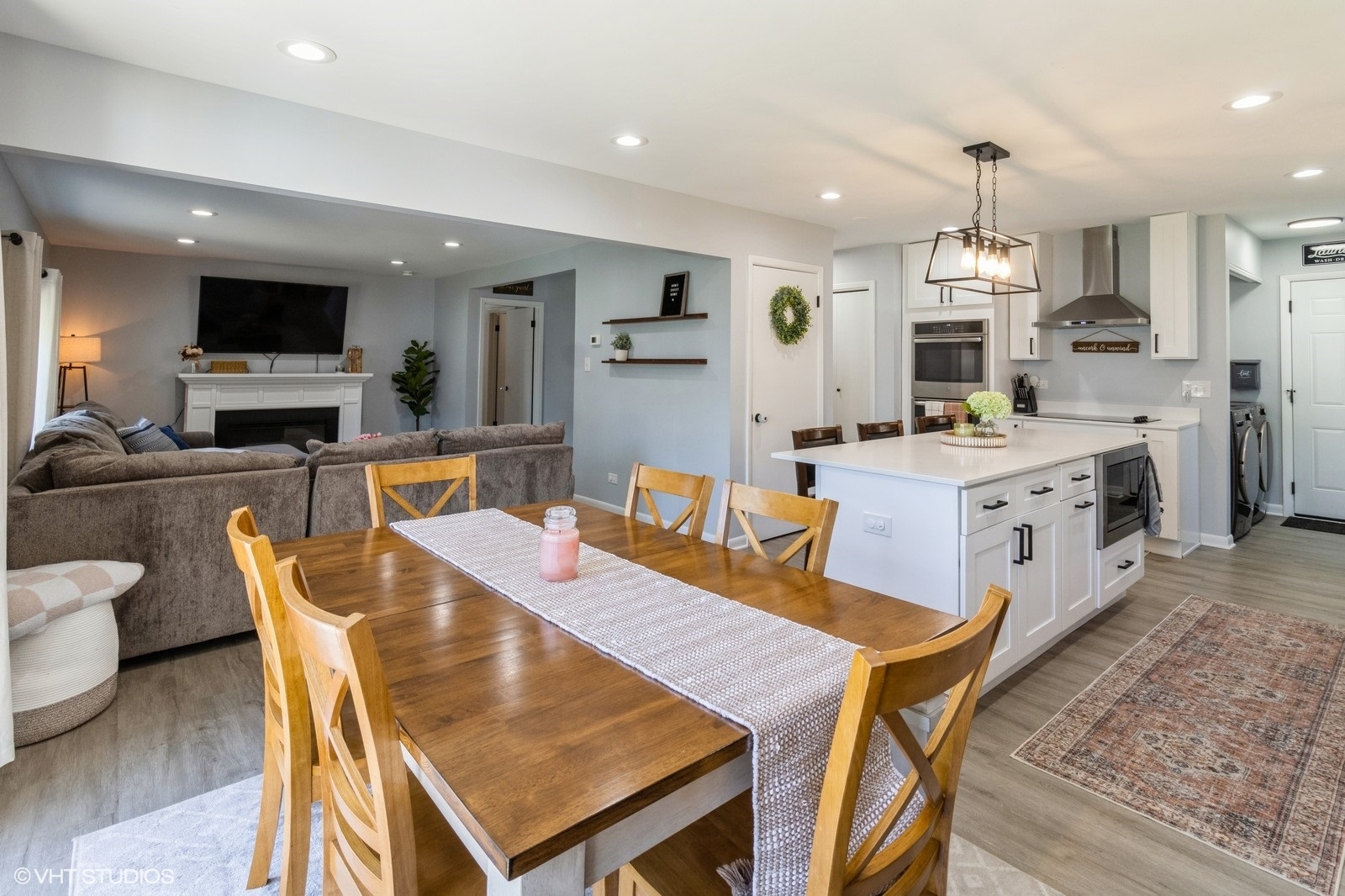 541 Sycamore Drive, Elk Grove Village, IL 60007