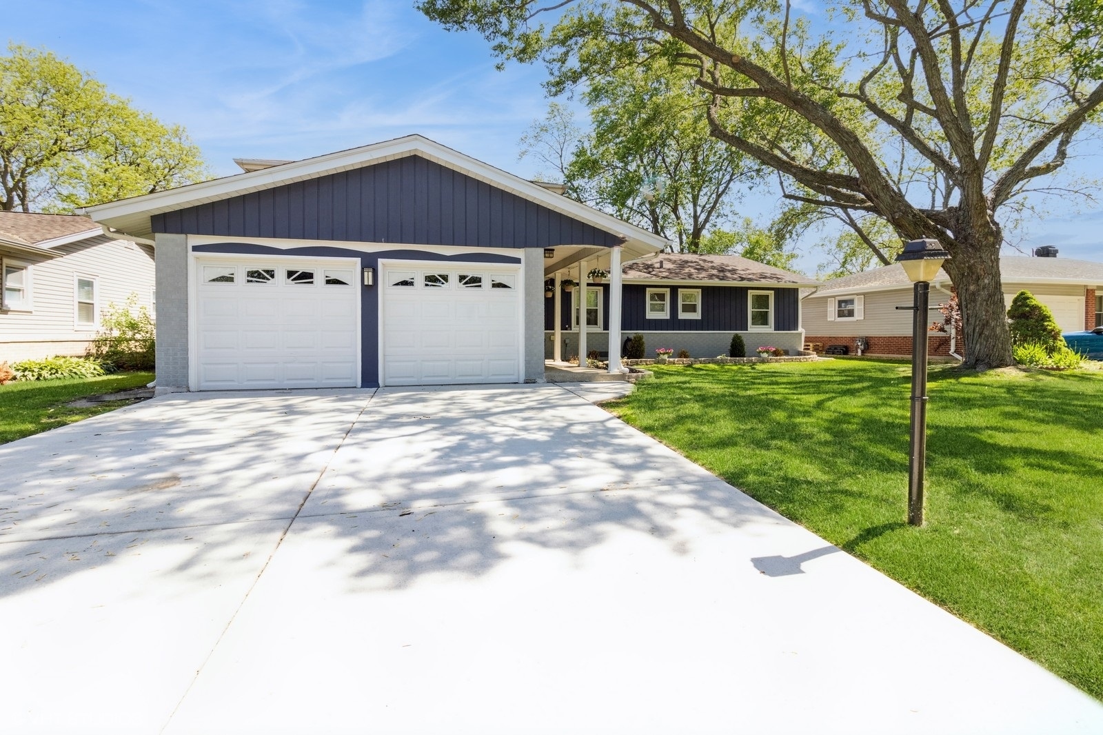 541 Sycamore Drive, Elk Grove Village, IL 60007