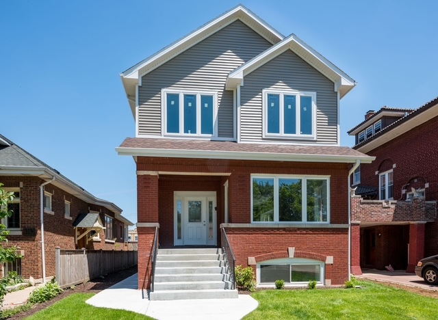 4141 N Dickinson Avenue, Chicago, IL 60641