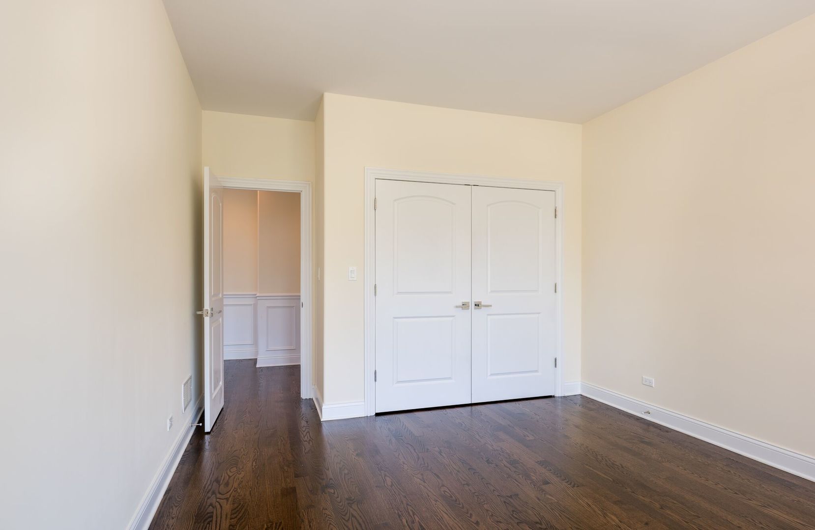 4141 N Dickinson Avenue, Chicago, IL 60641