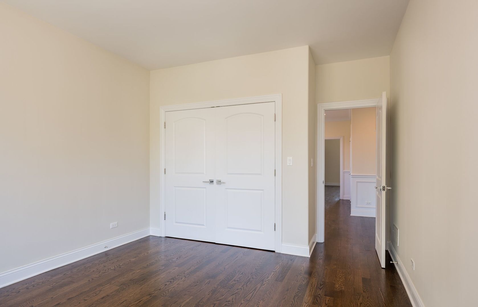 4141 N Dickinson Avenue, Chicago, IL 60641