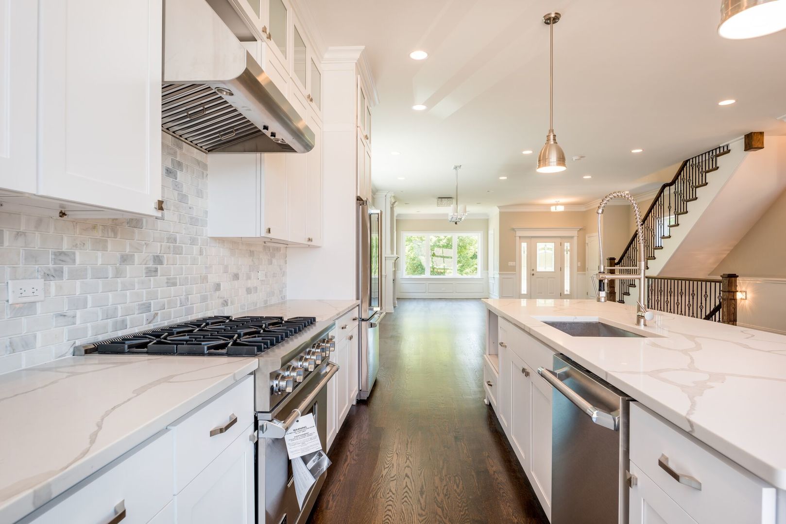 4141 N Dickinson Avenue, Chicago, IL 60641