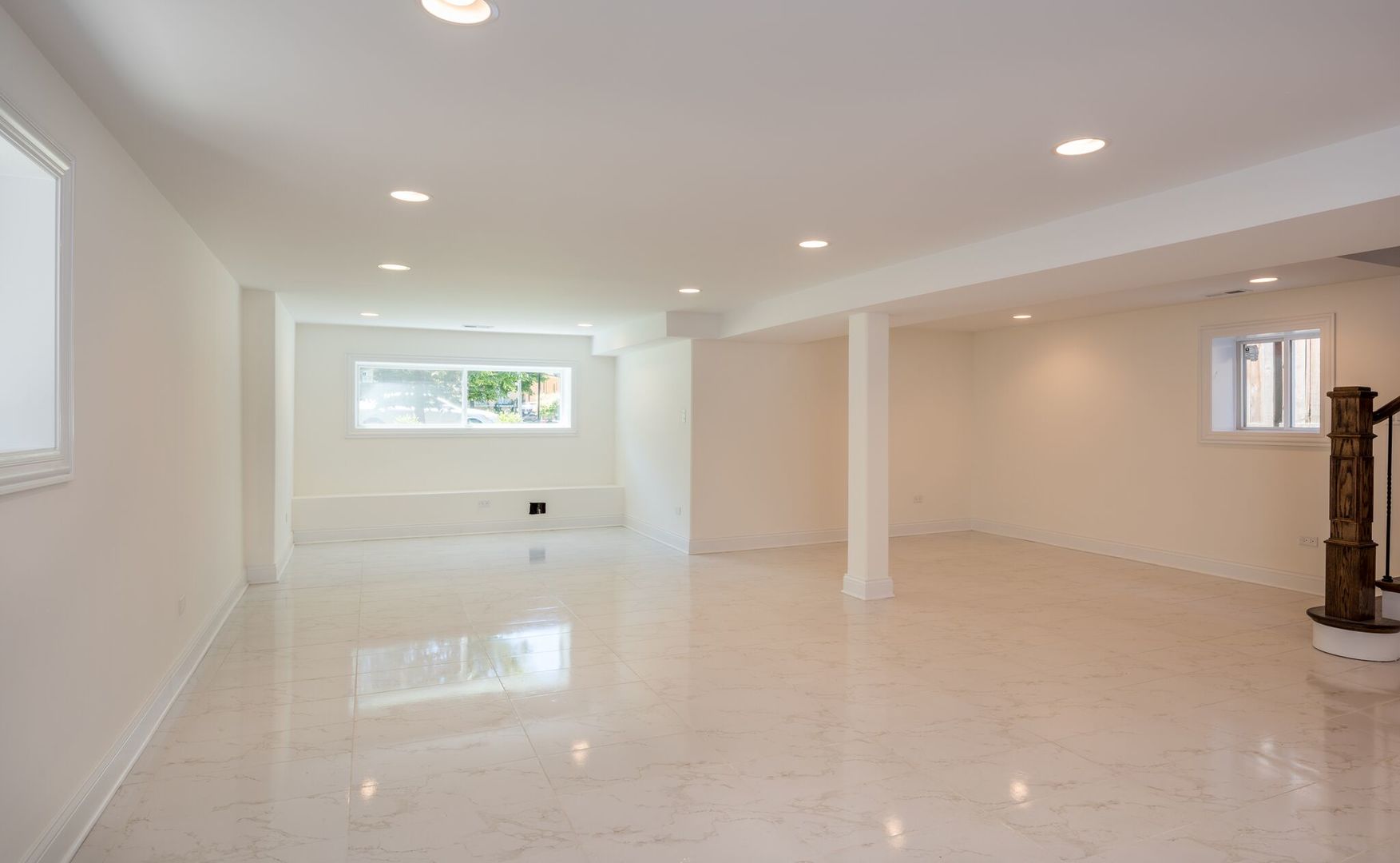 4141 N Dickinson Avenue, Chicago, IL 60641