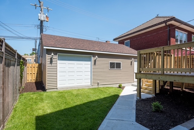 4141 N Dickinson Avenue, Chicago, IL 60641