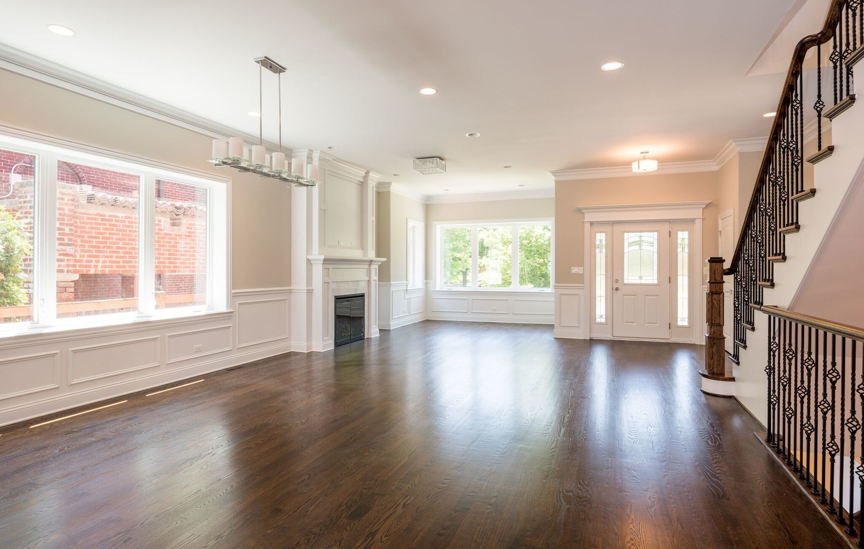 4141 N Dickinson Avenue, Chicago, IL 60641