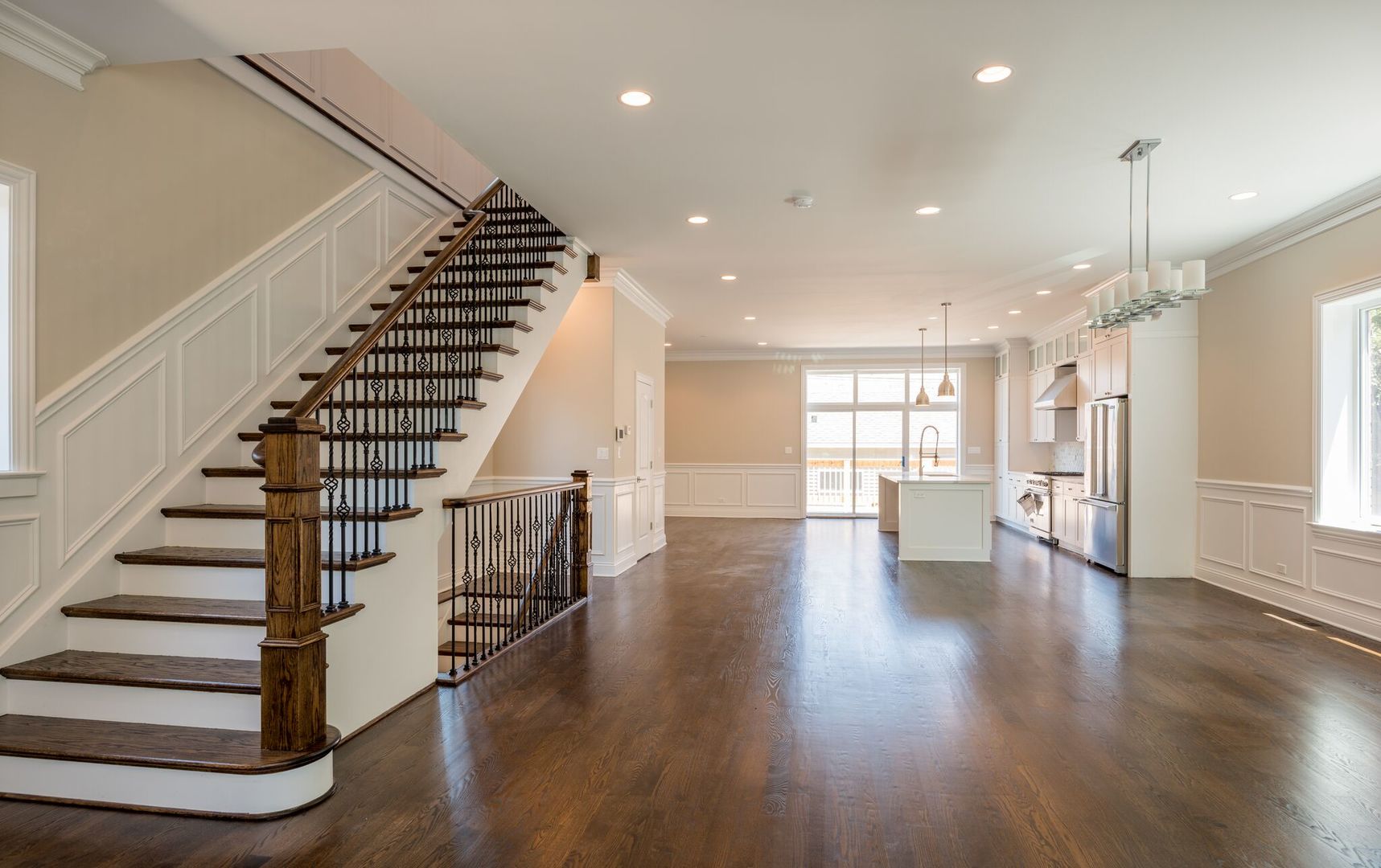 4141 N Dickinson Avenue, Chicago, IL 60641