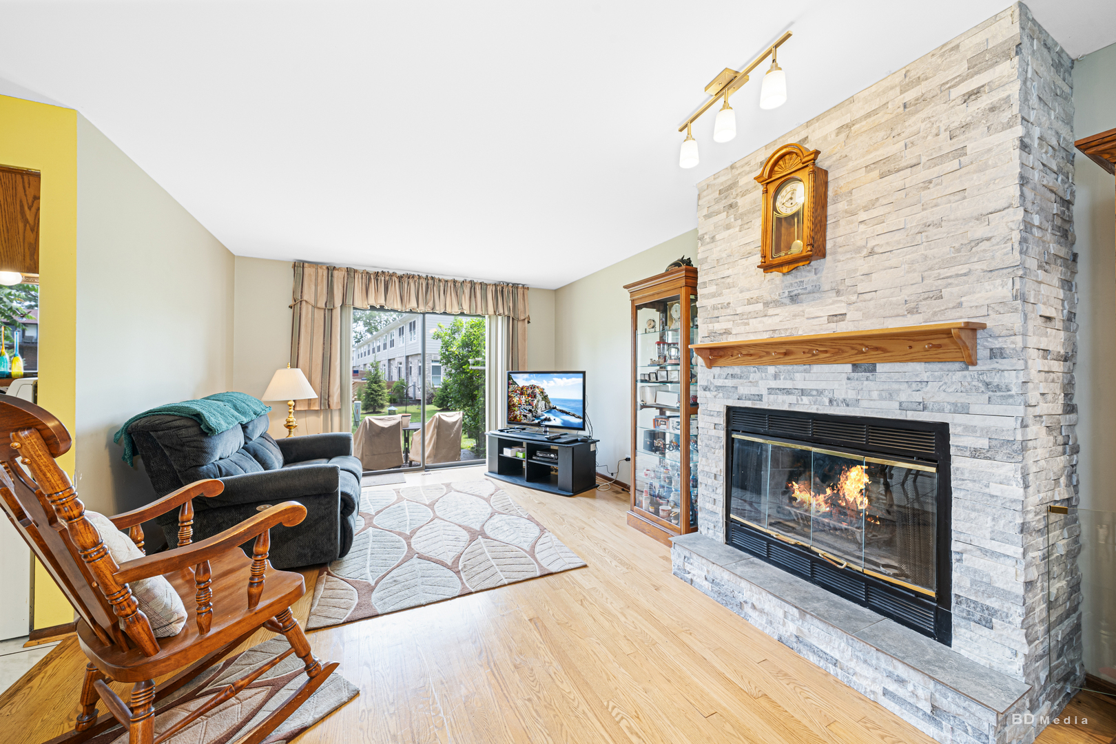 11031 S 84th Avenue, Palos Hills, IL 60465