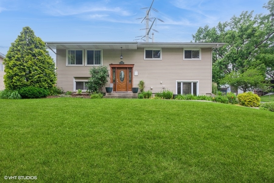2S200 Valley Road, Lombard, IL 60148