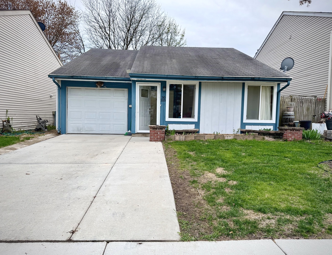 30w105 Maplewood Drive, Warrenville, IL 60555