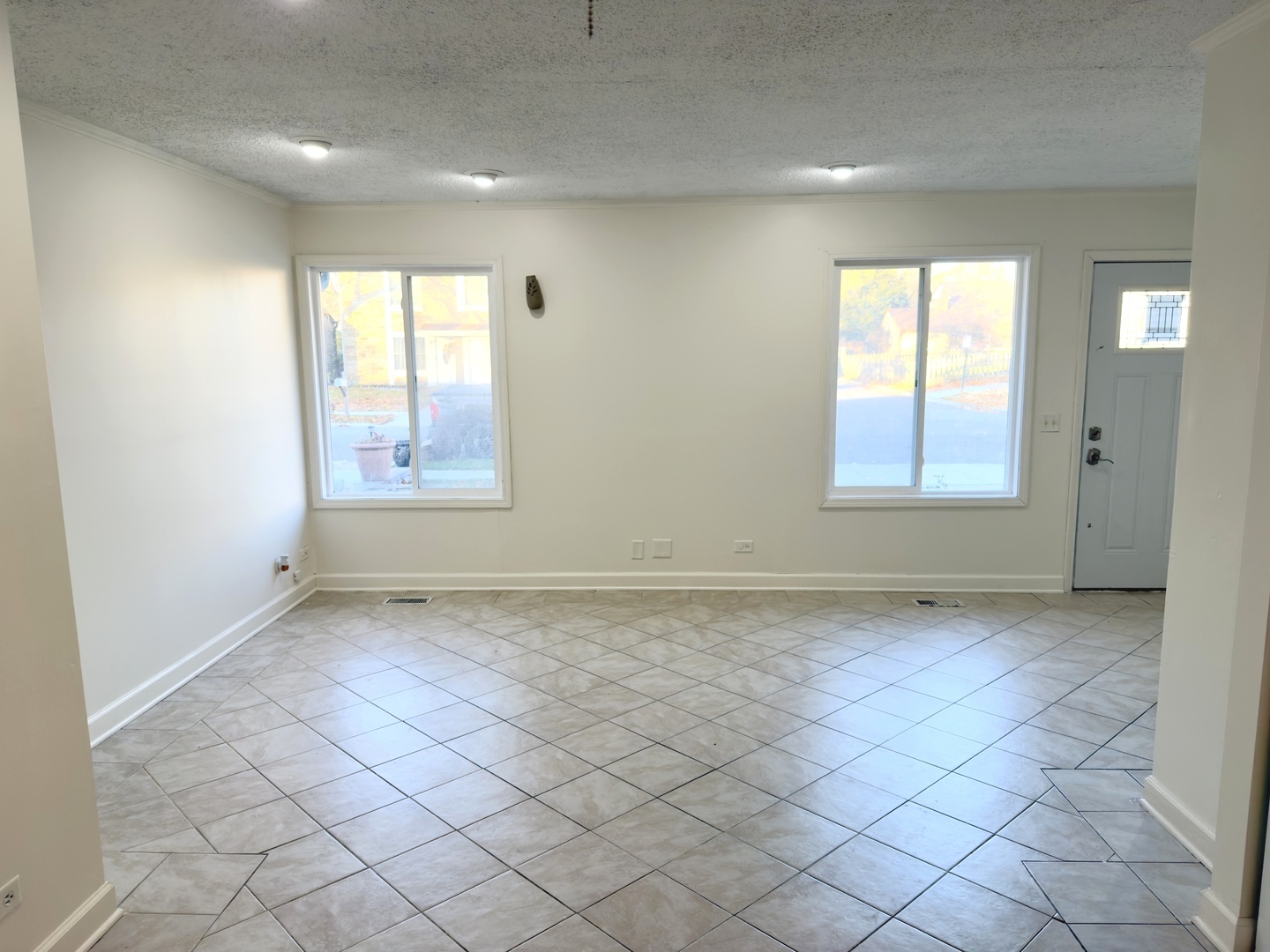 30w105 Maplewood Drive, Warrenville, IL 60555