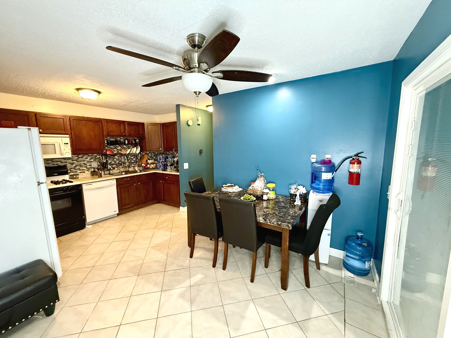30w105 Maplewood Drive, Warrenville, IL 60555
