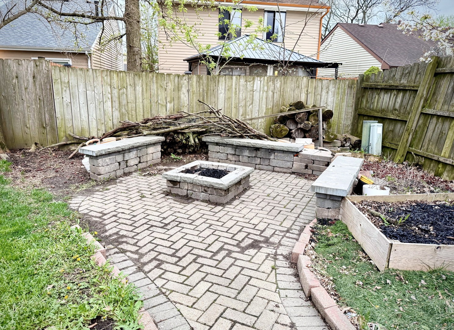 30w105 Maplewood Drive, Warrenville, IL 60555