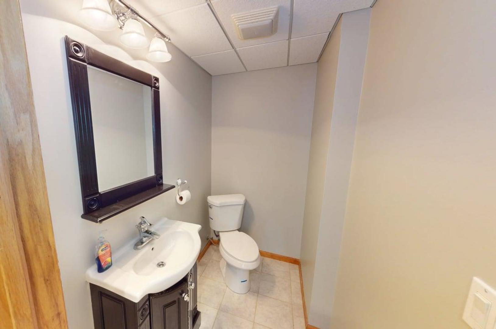82 SOUTHWICKE Drive #D, Streamwood, IL 60107