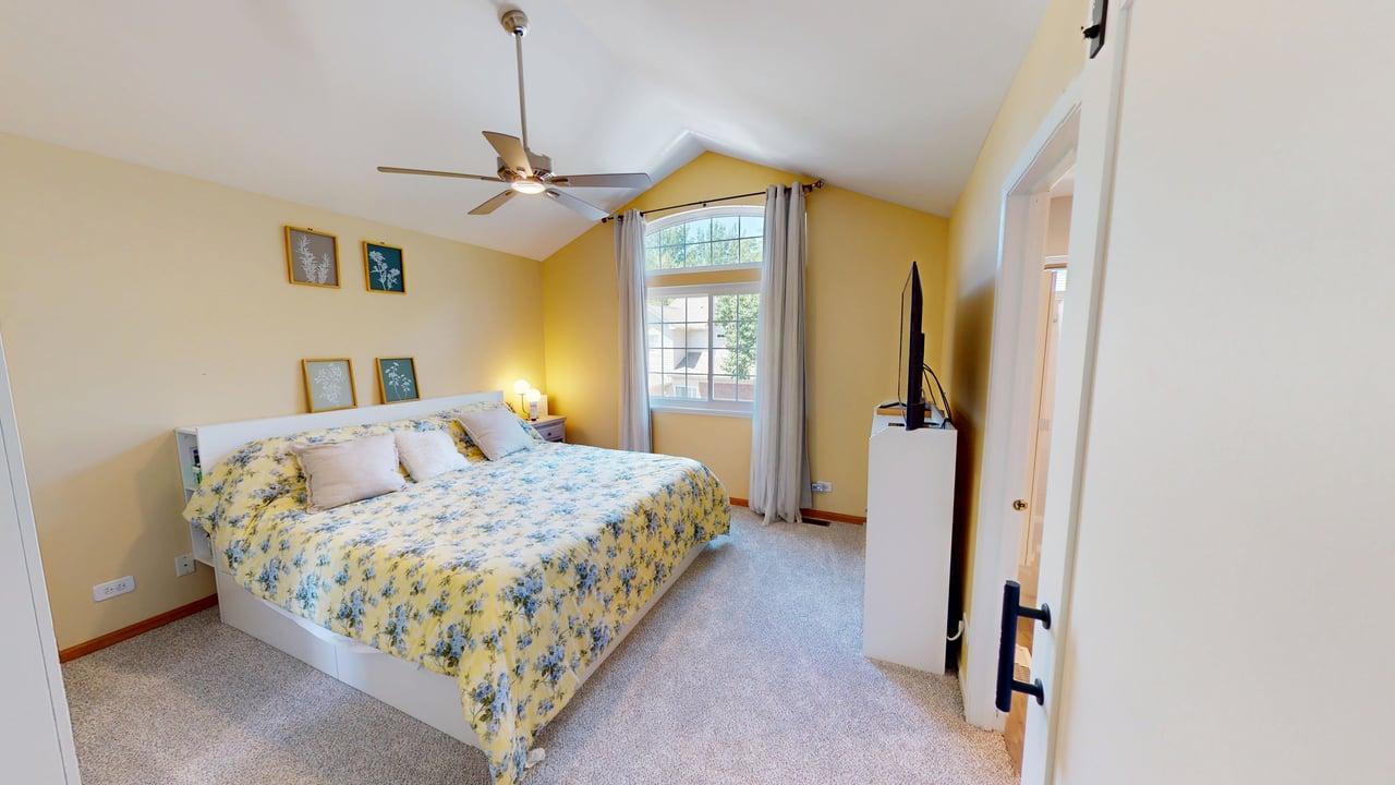 82 SOUTHWICKE Drive #D, Streamwood, IL 60107