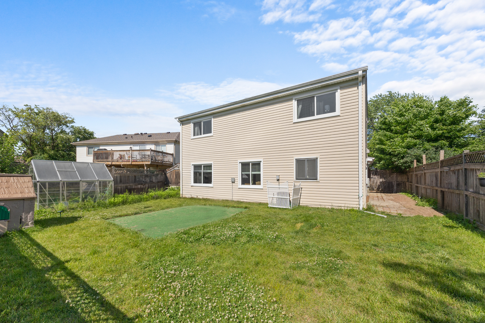 1100 Singleton Drive, Roselle, IL 60172
