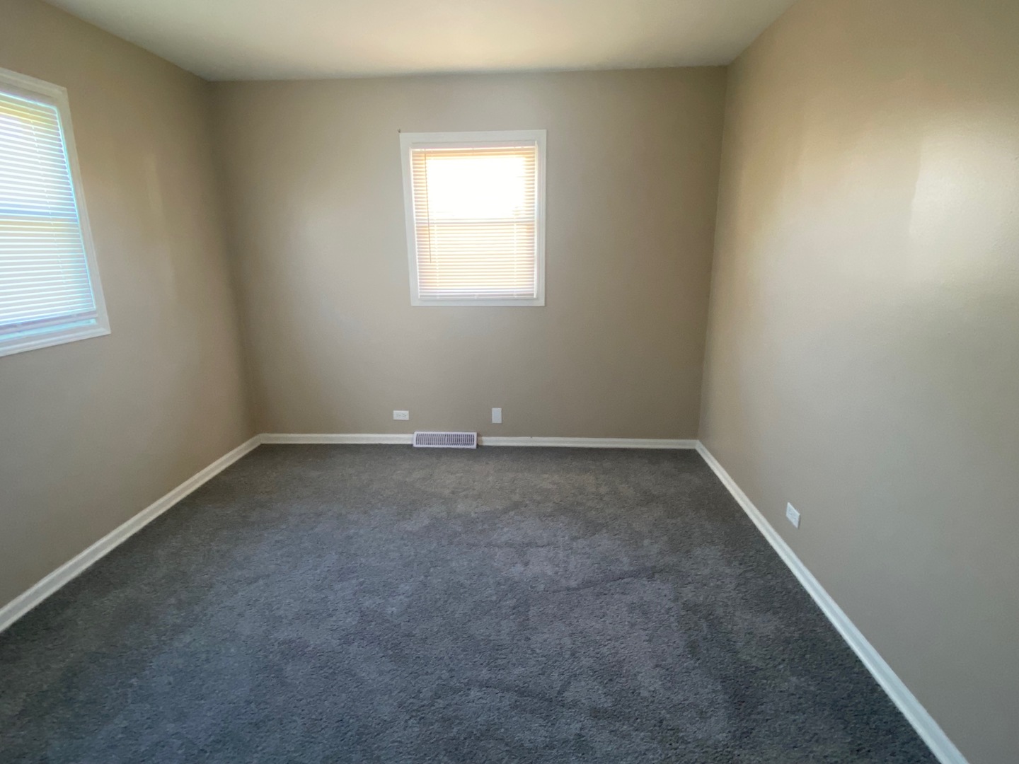 16328 Winchester Avenue, Markham, IL 60428