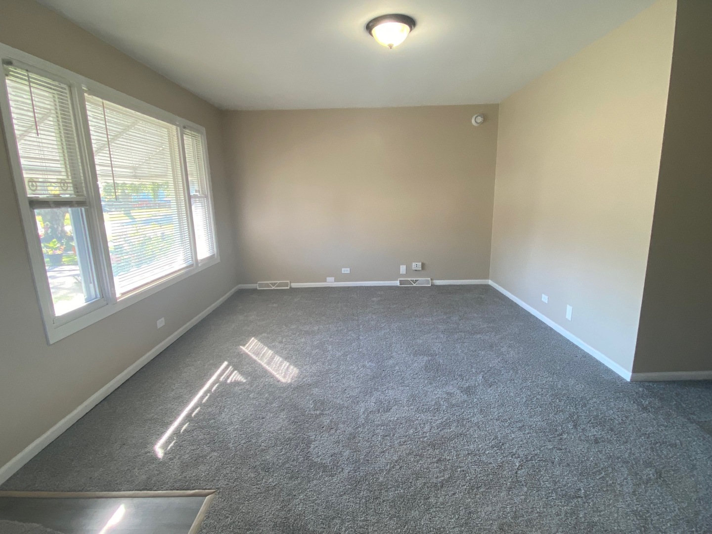 16328 Winchester Avenue, Markham, IL 60428