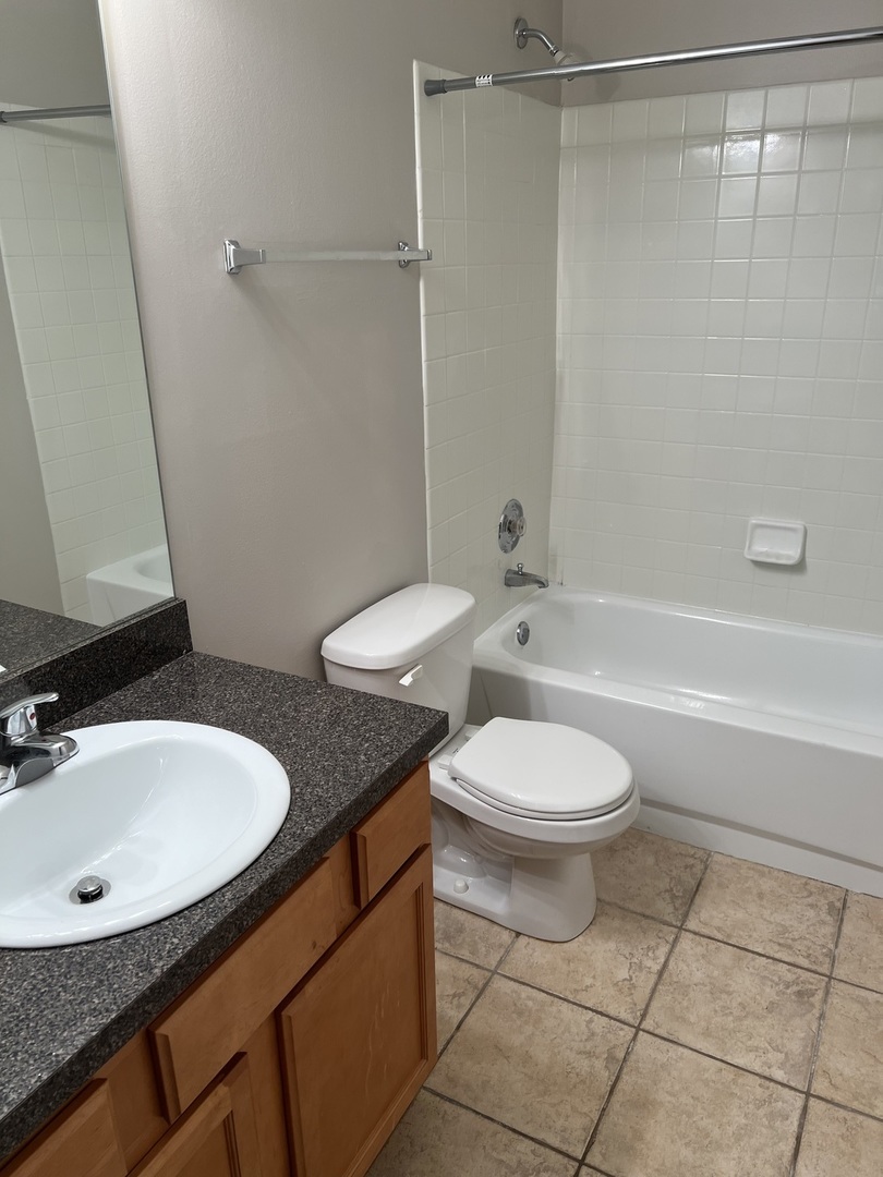 5904 Forest View Road #3F, Lisle, IL 60532
