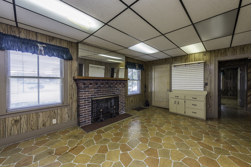 1128 Shiloh Boulevard, Zion, IL 60099