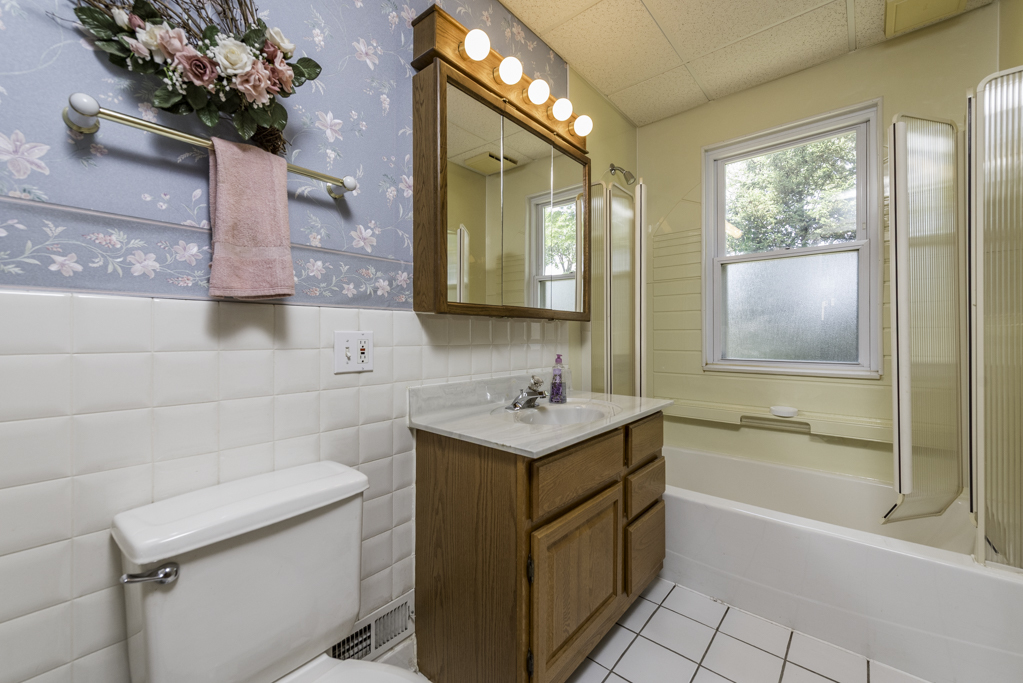 1128 Shiloh Boulevard, Zion, IL 60099