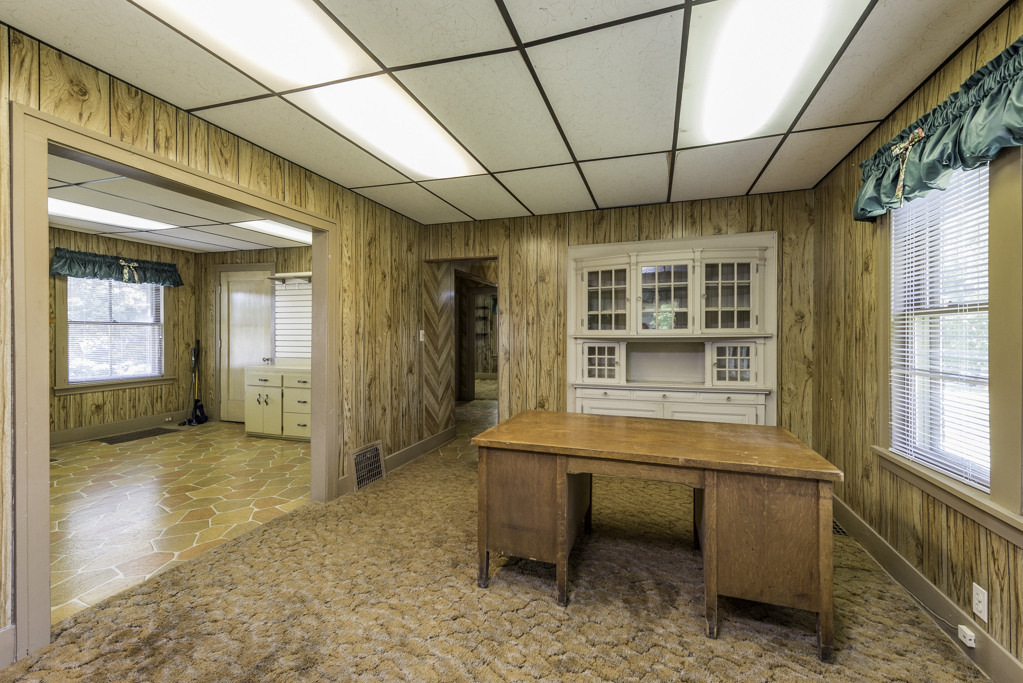 1128 Shiloh Boulevard, Zion, IL 60099