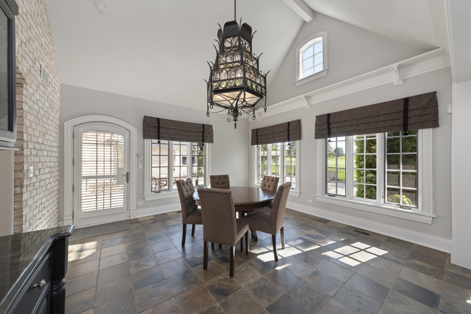 4006 Royal Fox Drive, St. Charles, IL 60174