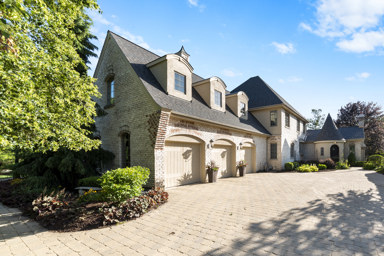 4006 Royal Fox Drive, St. Charles, IL 60174