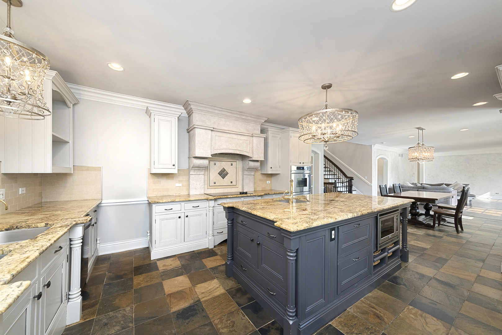 4006 Royal Fox Drive, St. Charles, IL 60174