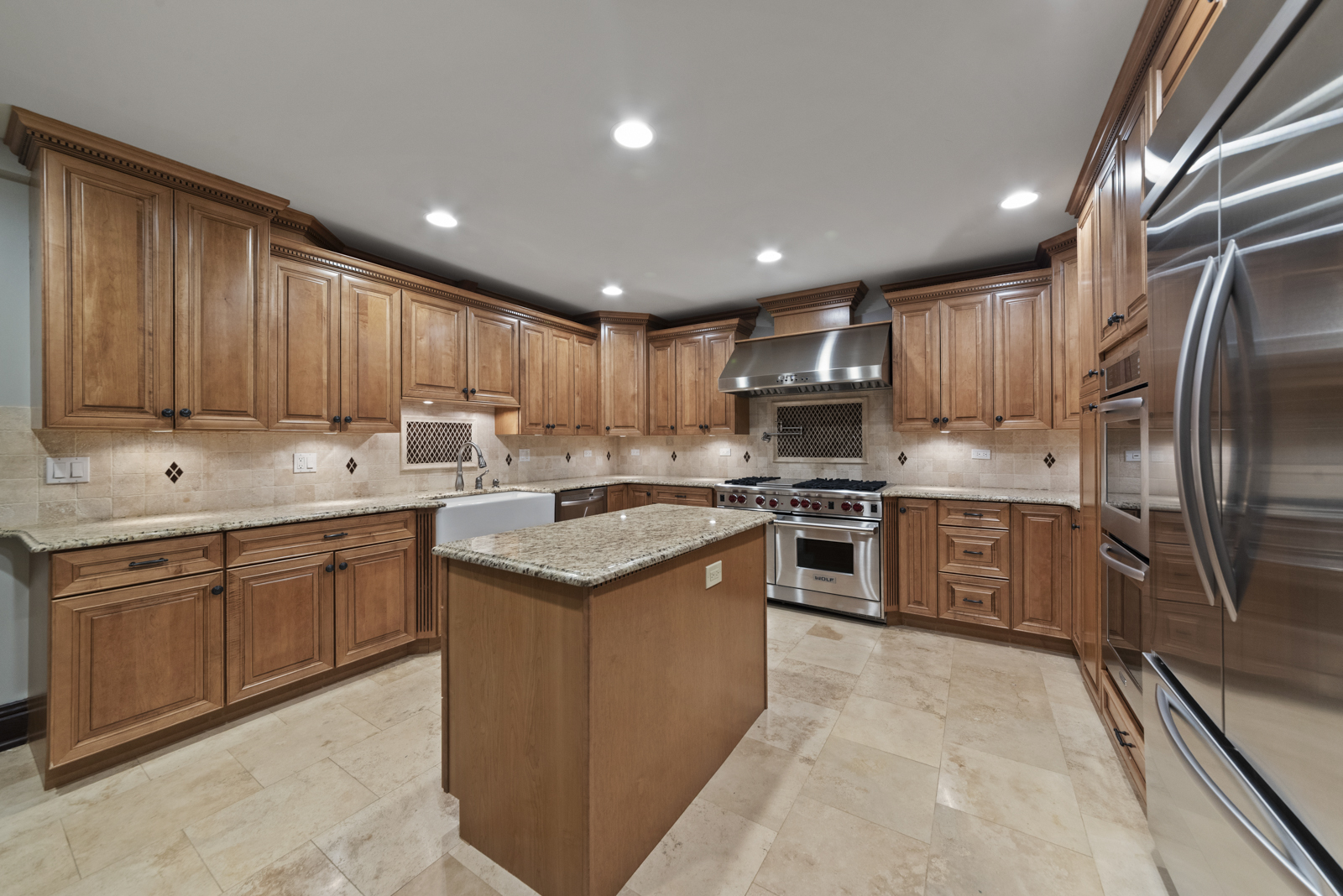 4006 Royal Fox Drive, St. Charles, IL 60174