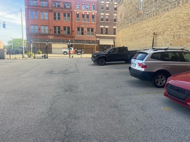 212 N Center Street #205, Bloomington, IL 61701