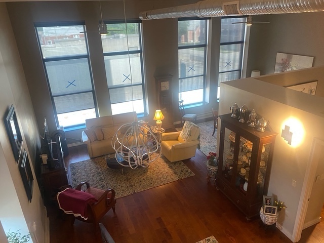 212 N Center Street #205, Bloomington, IL 61701