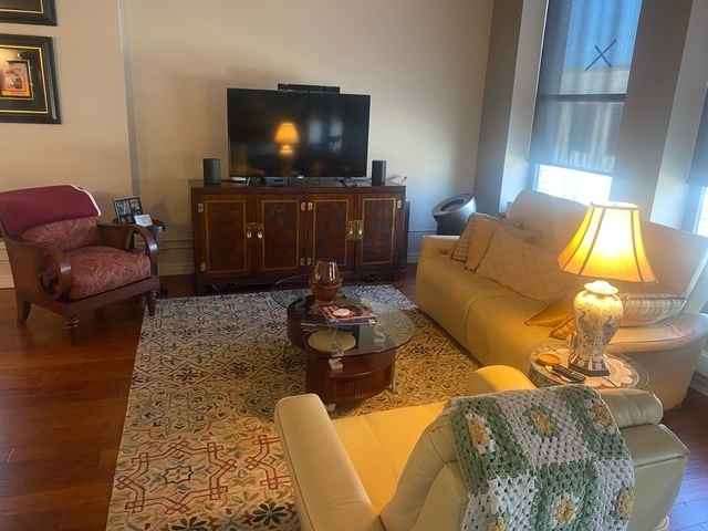 212 N Center Street #205, Bloomington, IL 61701