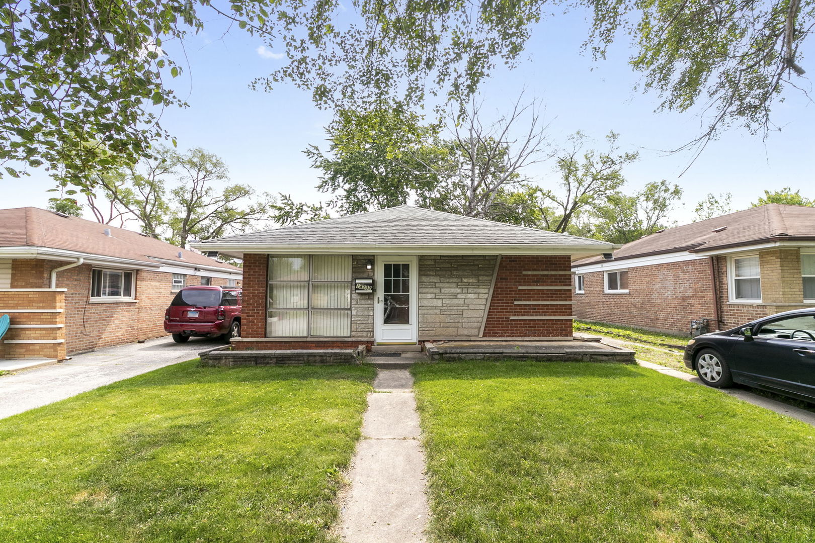 14737 Kenwood Avenue, Dolton, IL 60419